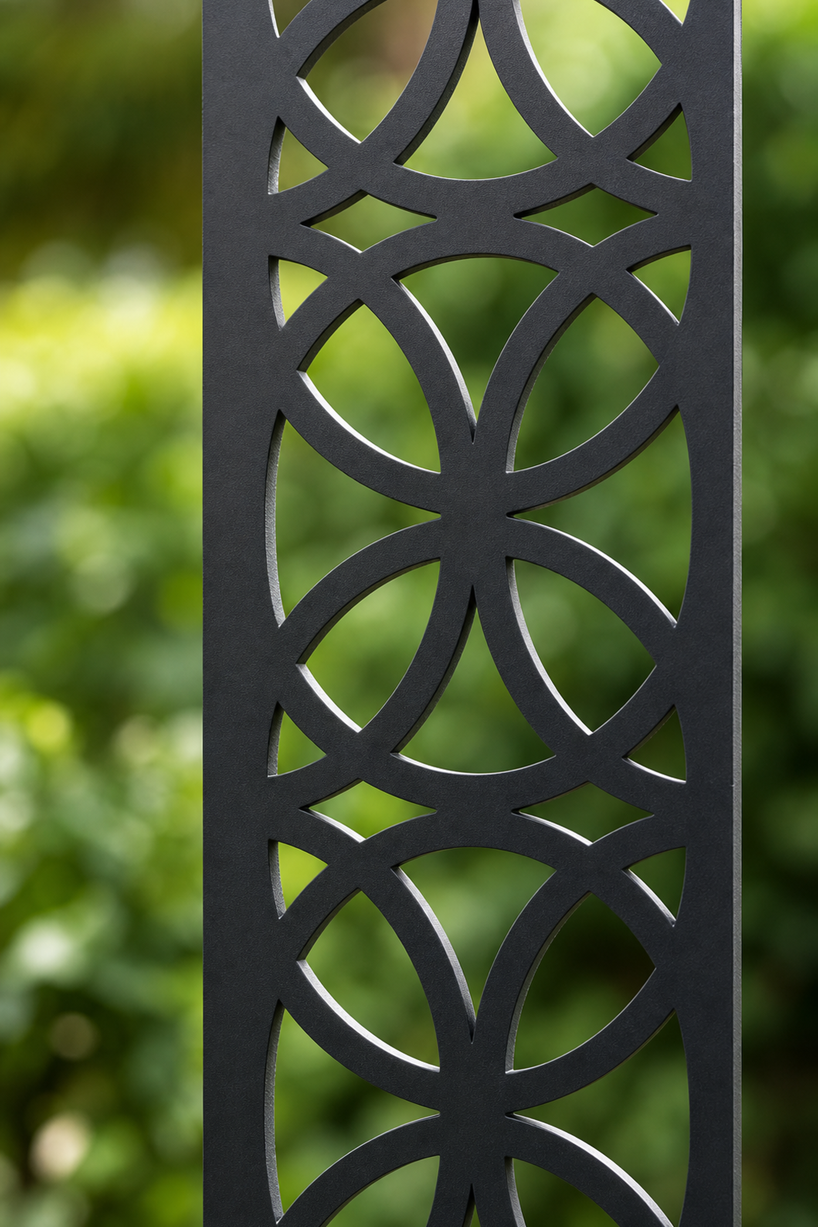 Design 107 Circle Chain Laser Cut Metal Privacy Screen Panel close-up detail view
