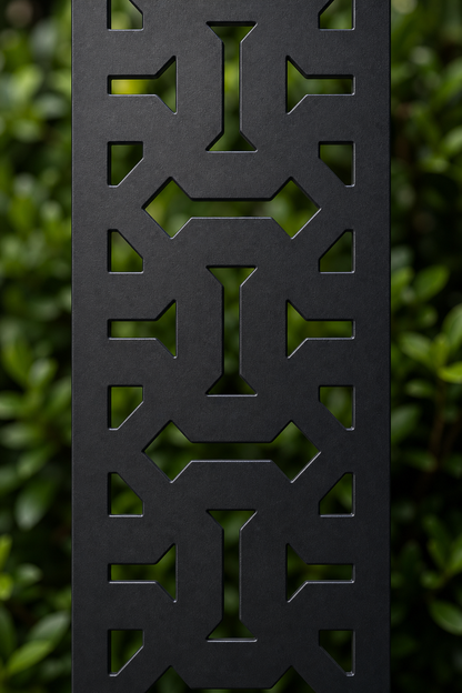 Design 136 Industrial Link Chain Laser Cut Metal Privacy Screen Panel close-up detail view