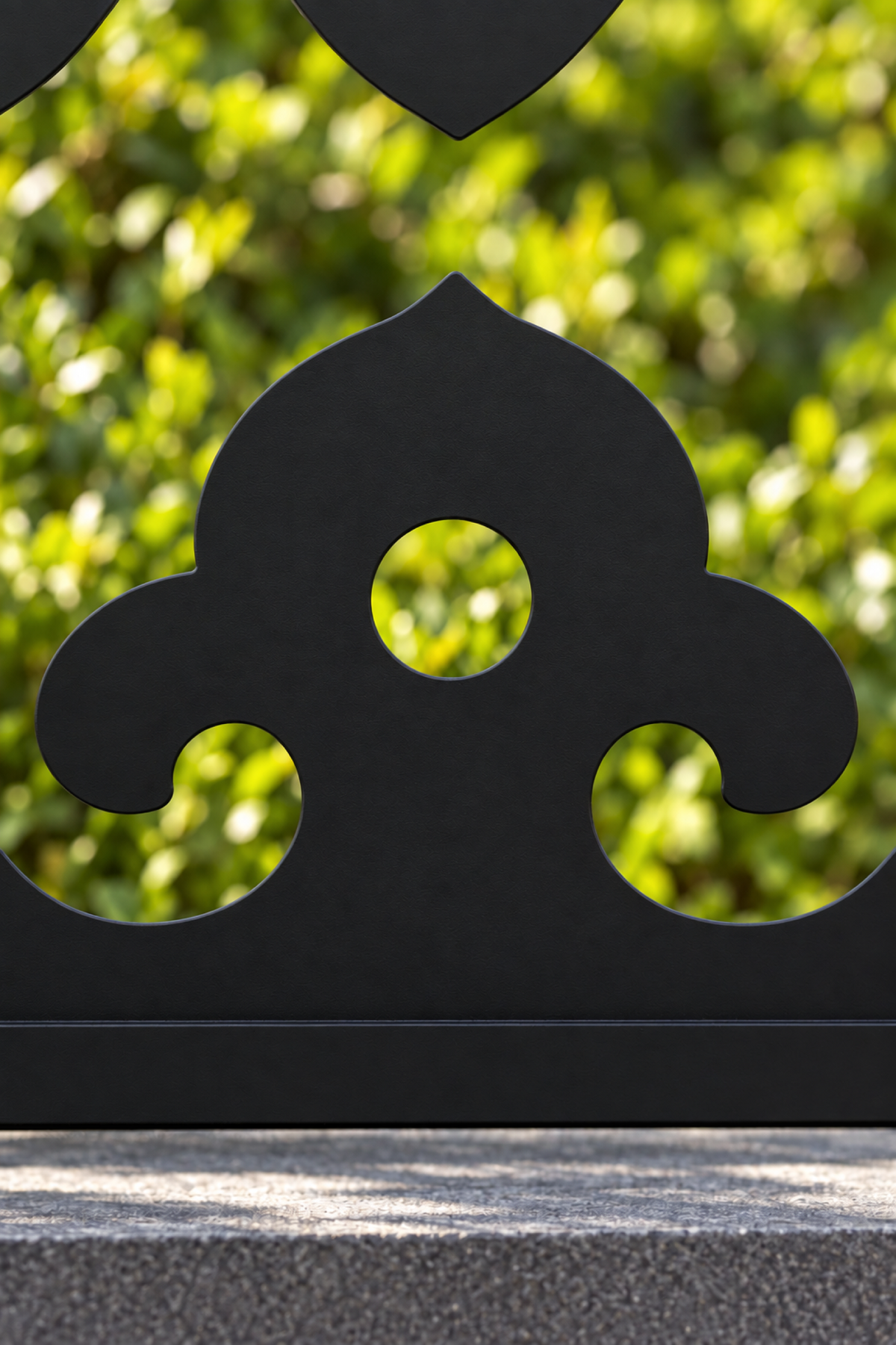 Design 336 Quatrefoil Wave Border Laser Cut Metal Privacy Screen Panel close-up detail view