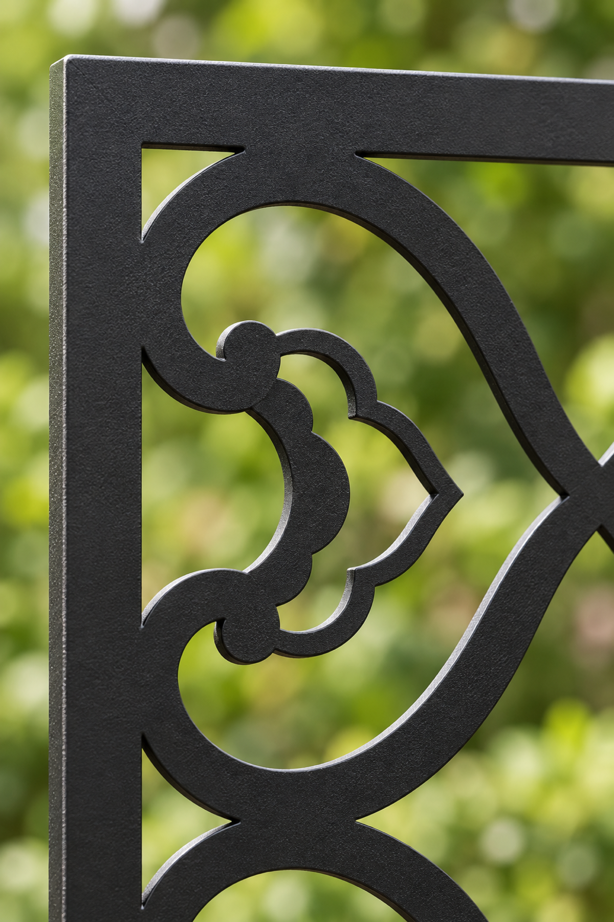 Design 400 Quatrefoil Ribbon Lattice Laser Cut Metal Privacy Screen Panel close-up detail view