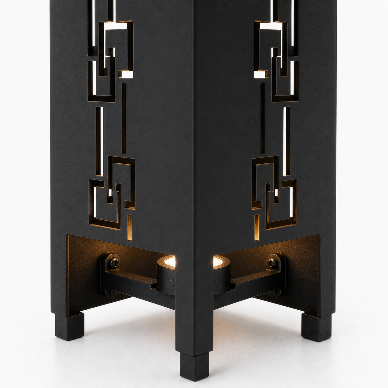 Design 129 bottom light bracket detail for metal garden light tower