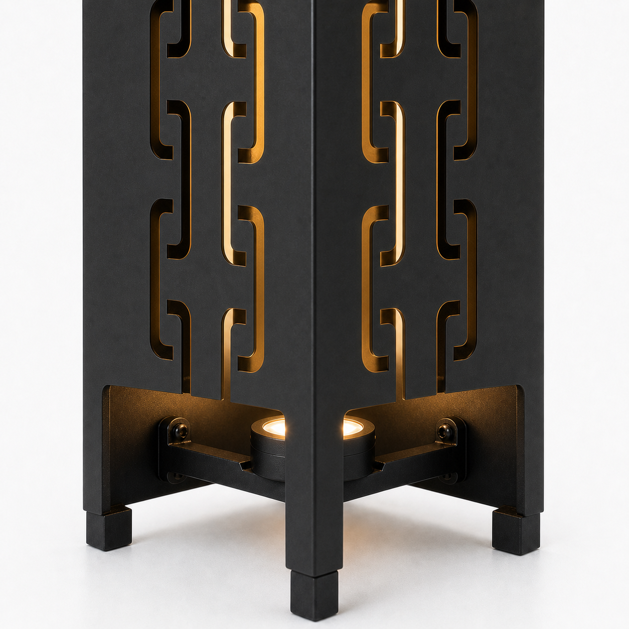 Design 141 bottom light bracket detail for metal garden light tower