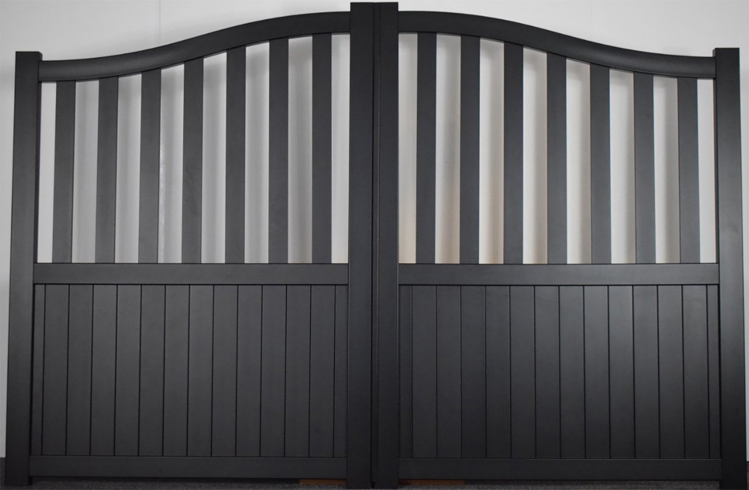 Eone Elegant Swings Gate - Stain Black - Eone Industry